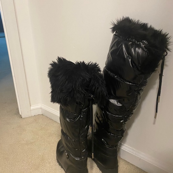MK black fur winter boots - Picture 2 of 7